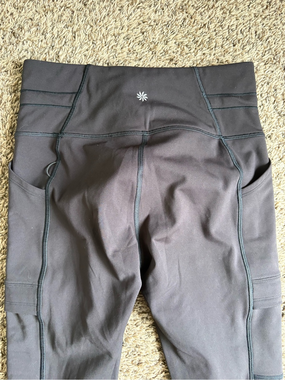 Athleta Rainier Cargo Tight Leggings Women’s Petite S Gray High Rise Pockets - Picture 8 of 9